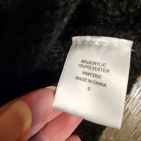 Hooked Up by IOT Juniors' Fair Isle Crewneck Sweater NWT Black & Pink Small - Picture 8 of 9